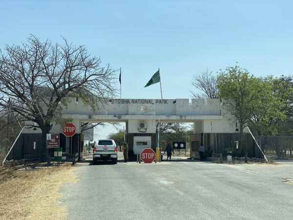 Einfahrt zum Fort Namutoni