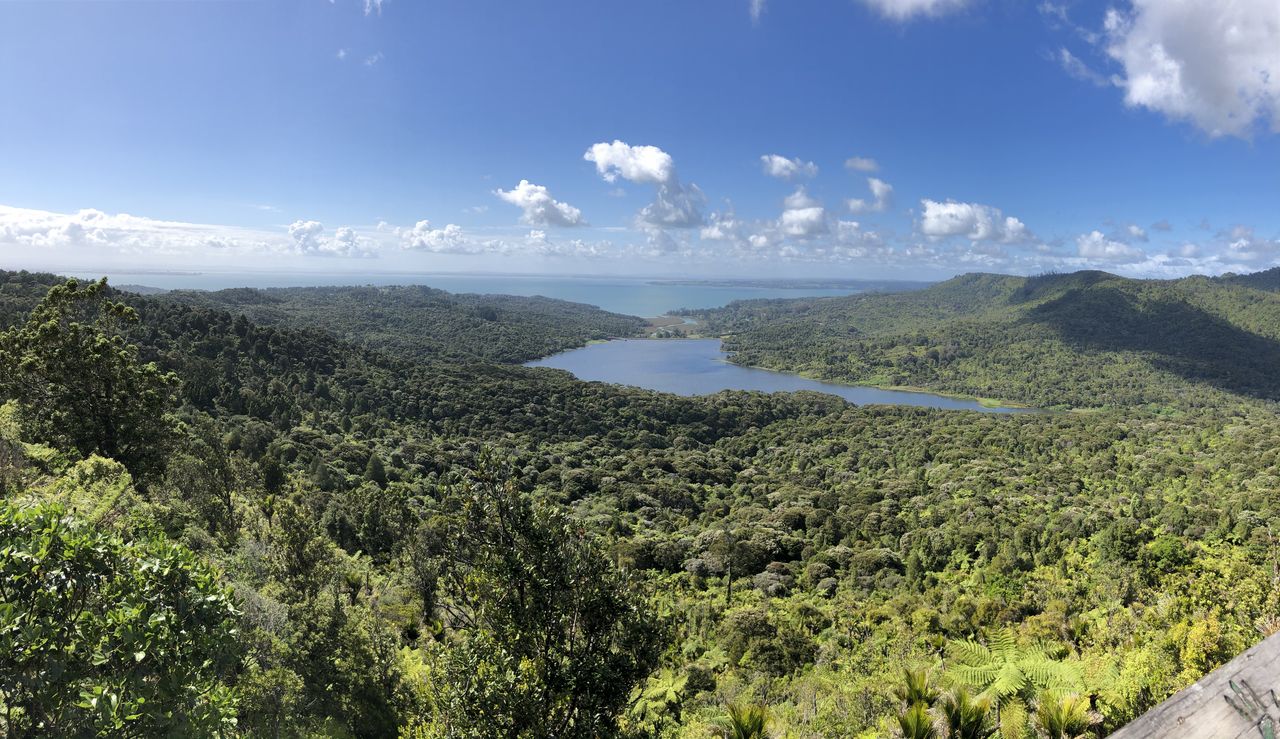 Blick vom Arataki Visitor Center auf die Waitakere Range